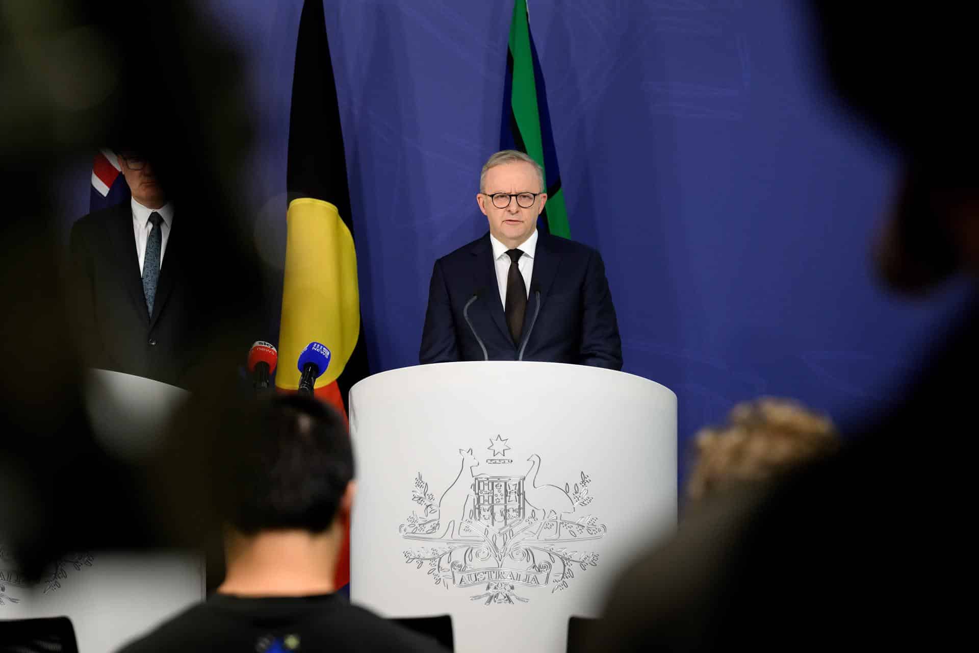 El primer ministro de Australia, Anthony Albanese, durante una rueda de prensa para hablar del atentado registrado en la ciudad de Sídney.
EFE/EPA/STEVEN MARKHAM AUSTRALIA AND NEW ZEALAND OUT