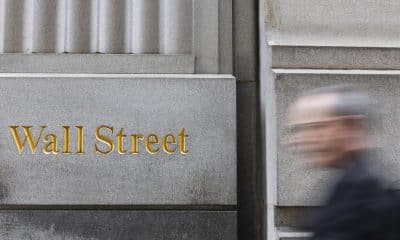 Fotografía de un letrero de Wall Street. EFE/Justin Lane