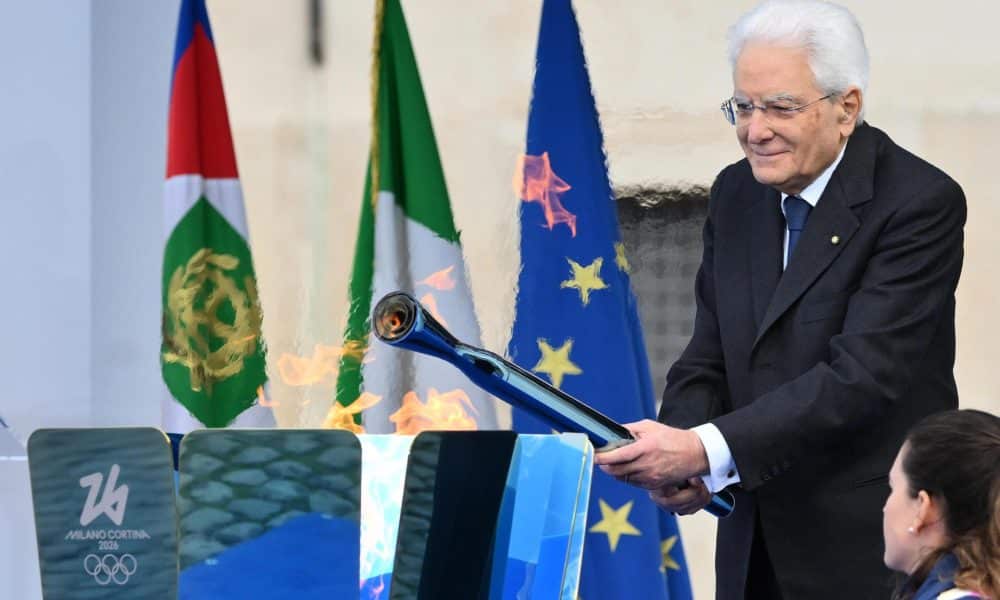 El presidente de la República, Sergio Mattarella, en el encendido del pebetero ceremonial de los Juegos de Invierno de Milán-Cortina 2026, en Roma, este viernes. EFE/EPA/ETTORE FERRARI