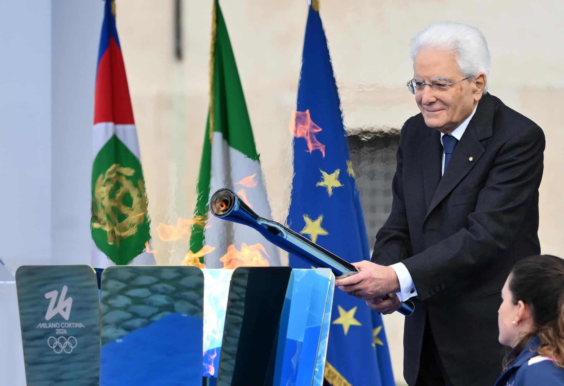 El presidente de la República, Sergio Mattarella, en el encendido del pebetero ceremonial de los Juegos de Invierno de Milán-Cortina 2026, en Roma, este viernes. EFE/EPA/ETTORE FERRARI
