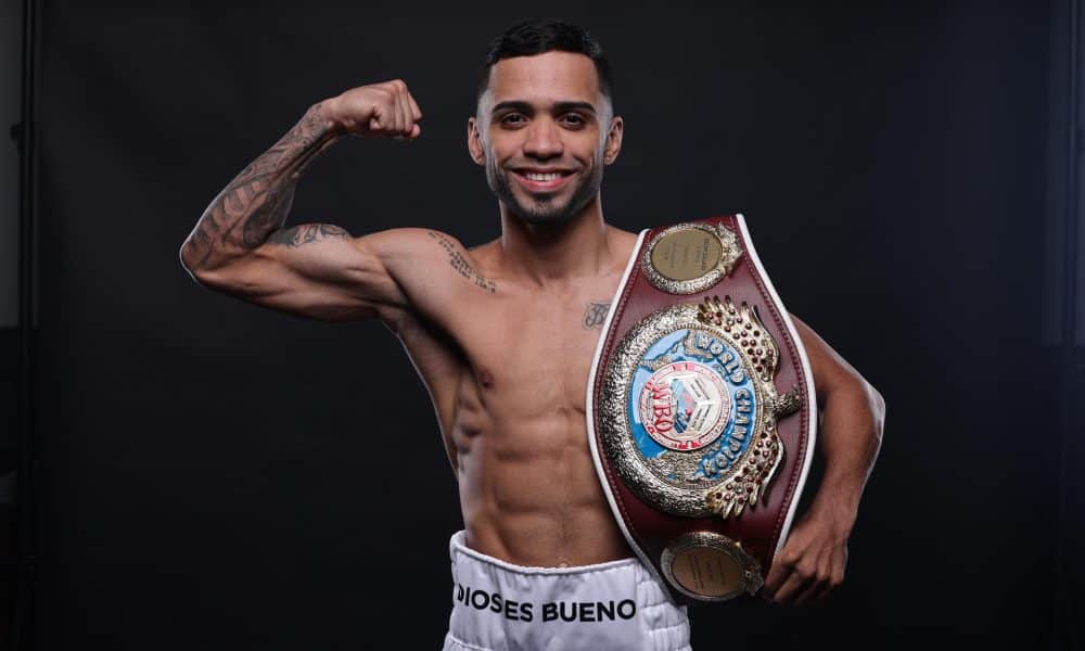 Fotografía cedida por Chris Esqueda que muestra al boxeador Oscar 'El Pupilo' Collazo posando, en San Juan (Puerto Rico). EFE/ Chris Esqueda /SOLO USO EDITORIAL/NO VENTAS/SOLO DISPONIBLE PARA ILUSTRAR LA NOTICIA QUE ACOMPAÑA (CRÉDITO OBLIGATORIO)