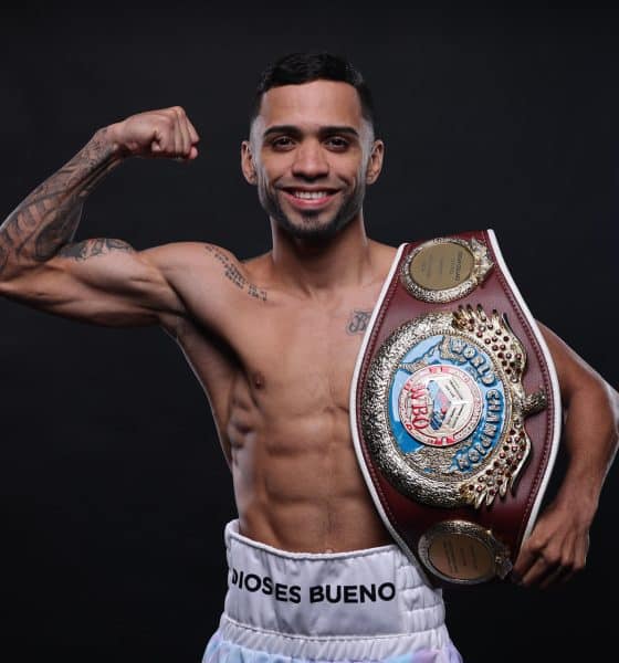 Fotografía cedida por Chris Esqueda que muestra al boxeador Oscar 'El Pupilo' Collazo posando, en San Juan (Puerto Rico). EFE/ Chris Esqueda /SOLO USO EDITORIAL/NO VENTAS/SOLO DISPONIBLE PARA ILUSTRAR LA NOTICIA QUE ACOMPAÑA (CRÉDITO OBLIGATORIO)