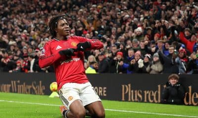MANCHESTER (Reino Unido), 26/12/2025.- El danés Patrick Dorgu, del Manchester United, celebra su gol en la victoria (1-0) de su equipo ante el Newcastle United. EFE/EPA/ADAM VAUGHAN