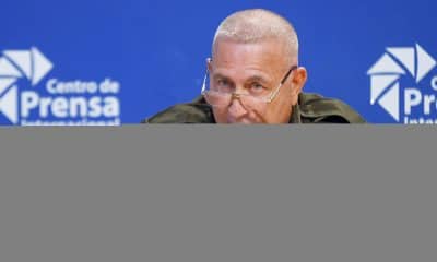 El jefe del Estado Mayor de las Tropas Guardafronteras del Ministerio del Interior de Cuba, el primer coronel Ybey Daniel Carballo, fue captado este jueves, 4 de diciembre, durante una rueda de prensa, en La Habana (Cuba). EFE/Ernesto Mastrascusa
