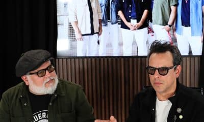 Integrantes de la banda de rock alternativo Jumbo Carlos Castro (i) y Clemente Castillo participan en una entrevista con EFE este sábado, en Ciudad de México (México). EFE/ Mario Guzmán