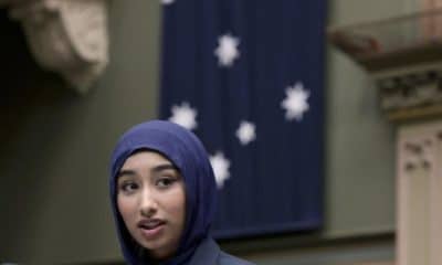 SÍDNEY, 04/12/2025.- Hadiya Fatima, de 17 años, vicepresidenta del consejo estudiantil del ministerio de Educación de Nueva Gales del Sur y fundadora del pódcast Proyecto Girlhood, vio en las redes algo más que entretenimiento cuando descargó Instagram con 14 años. Australia pondrá en marcha a partir de la semana que viene una normativa pionera que obligará a las redes, entre ellas Meta, TikTok, Snapchat o YouTube, a implementar controles para asegurar que no pueden acceder menores de 16 años, so pena de multas de hasta 32,5 millones de dólares EFE/ Hadiya Fatima // SOLO USO EDITORIAL/SOLO DISPONIBLE PARA ILUSTRAR LA NOTICIA QUE ACOMPAÑA (CRÉDITO OBLIGATORIO)