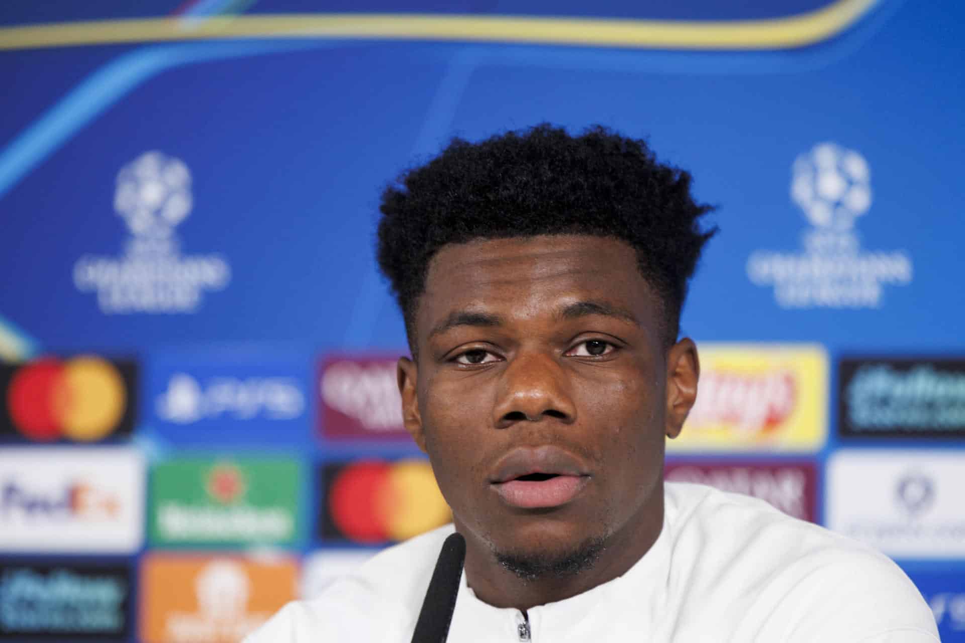 El jugador francés del Real Madrid Aurélien Tchouaméni, durante la rueda de prensa previa al partido de la jornada 6 de fase de la Liga de Campeones que disputan mañana, miércoles, contra el Manchester City. EFE/Sergio Pérez