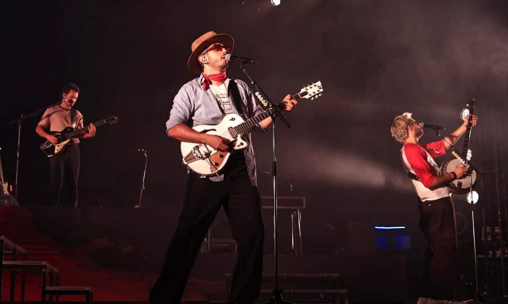 Integrantes de la banda colombiana Morat se presentan como parte de su gira 'Asuntos Pendientes' este sábado, en San Juan (Puerto Rico). EFE/ Thais Llorca