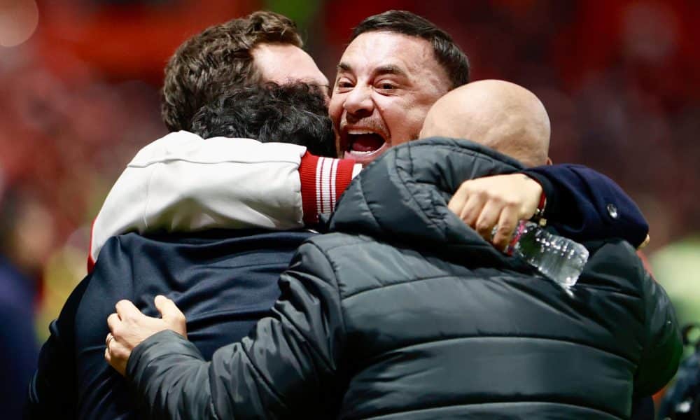 El entrenador del Toluca, Antonio Mohamed, celebra este sábado el triunfo en un partido por las semifinales del torneo Apertura 2025 de la Liga MX frente a Monterrey en el estadio Nemesio Diez (México). EFE/Felipe Gutiérrez