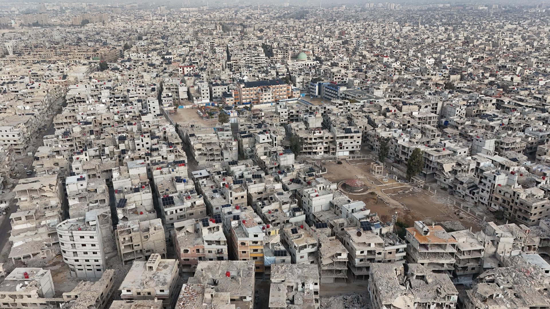 Fotografía aérea del campamento de Yarmuk en Damasco, Siria, el 6 de diciembre de 2025. EFE/Mohammed Al-Rifai