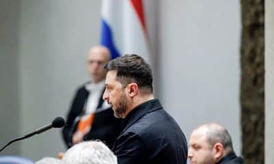 El presidente ucraniano Volodímir Zelenski se dirige a la Cámara de Representantes en La Haya, Países Bajos, el 16 de diciembre de 2025. Zelenski está en La Haya para una conferencia del Consejo de Europa sobre la compensación a Ucrania por las consecuencias de la agresión rusa. (Países Bajos; Holanda, Ucrania, La Haya) EFE/EPA/ROBIN VAN LONKHUIJSEN / POOL