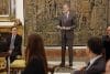 El rey Felipe VI pronuncia un discurso durante el almuerzo posterior a la reunión del Patronato del Instituto Cervantes este martes en Aranjuez (Madrid). EFE/ Chema Moya POOL