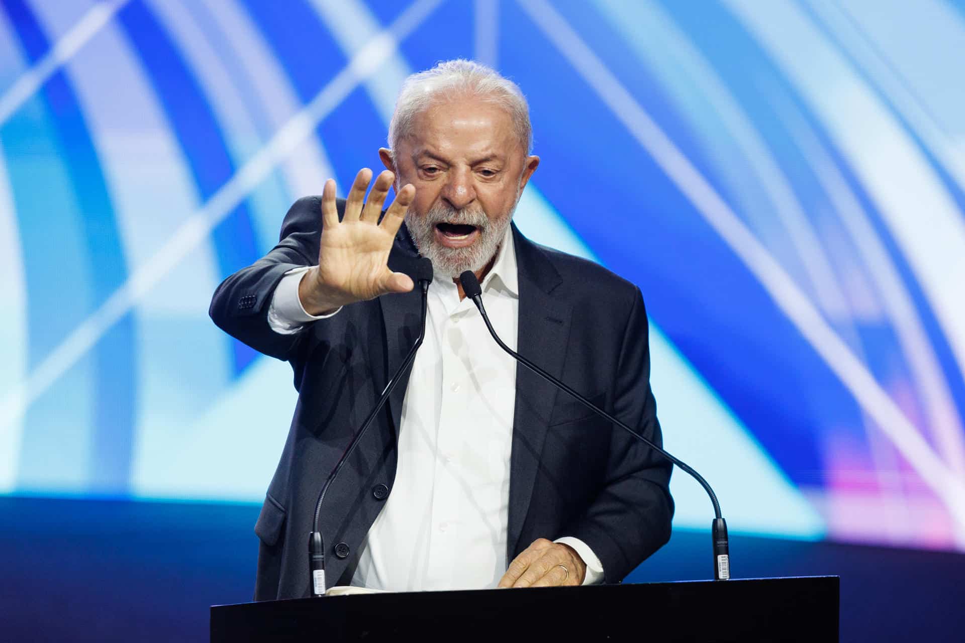 Fotografía de archivo del 20 de noviembre de 2025 que muestra al presidente de Brasil, Luiz Inácio Lula da Silva, hablando durante la inauguración del Salón del Automóvil de Sao Pauloen Sao Paulo (Brasil). EFE/ Isaac Fontana