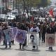 Familiares y compañeros de los 43 estudiantes de Ayotzinapa desaparecidos participan en una peregrinación este viernes en la Basílica de Guadalupe, en Ciudad de México (México). EFE/ Sáshenka Gutiérrez