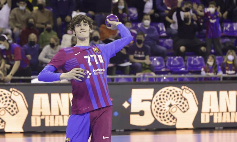 El hijo de Iñaki Urdangarín, Pablo Urdangarin, antes del encuentro de Liga Asobal entre el Barça y el Fraikin Granollers. EFE/ Archivo/Quique García