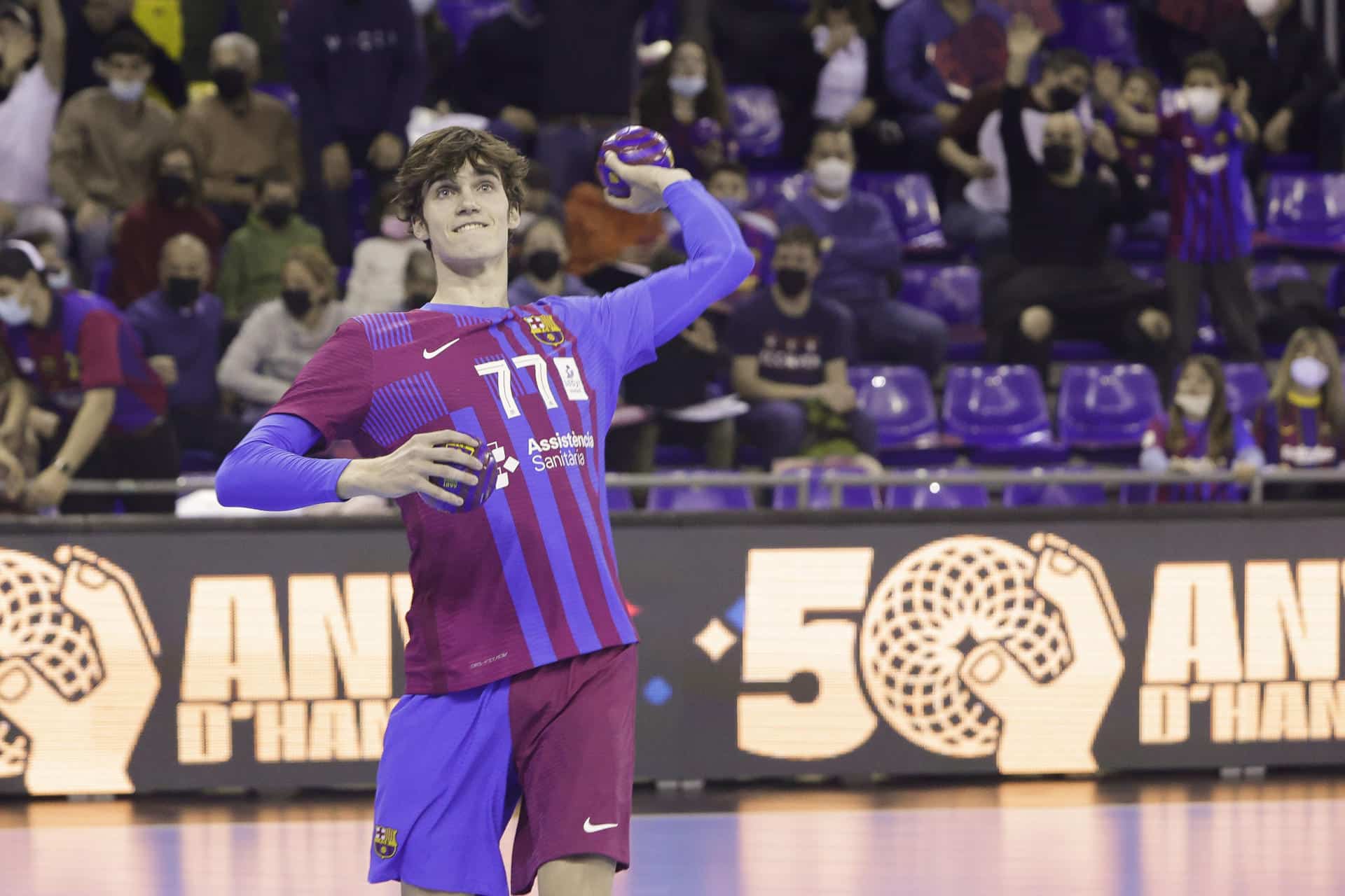 El hijo de Iñaki Urdangarín, Pablo Urdangarin, antes del encuentro de Liga Asobal entre el Barça y el Fraikin Granollers. EFE/ Archivo/Quique García