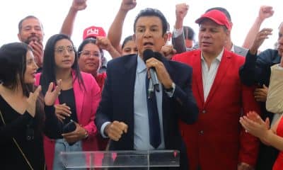 El candidato conservador del Partido Liberal, Salvador Nasralla, habla durante una rueda de prensa este miércoles, en Tegucigalpa (Honduras). EFE/ Gustavo Amador