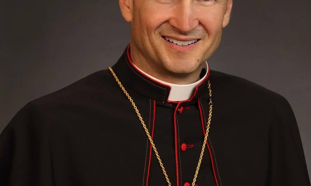 Fotografía cedida por la diócesis católica de Joliet de un retrato oficial del obispo Ron Hicks que será el undécimo arzobispo de la arquidiócesis de Nueva York (EE.UU.). EFE/Diócesis de Joliet /SOLO USO EDITORIAL /NO VENTAS /SOLO DISPONIBLE PARA ILUSTRAR LA NOTICIA QUE ACOMPAÑA /CRÉDITO OBLIGATORIO