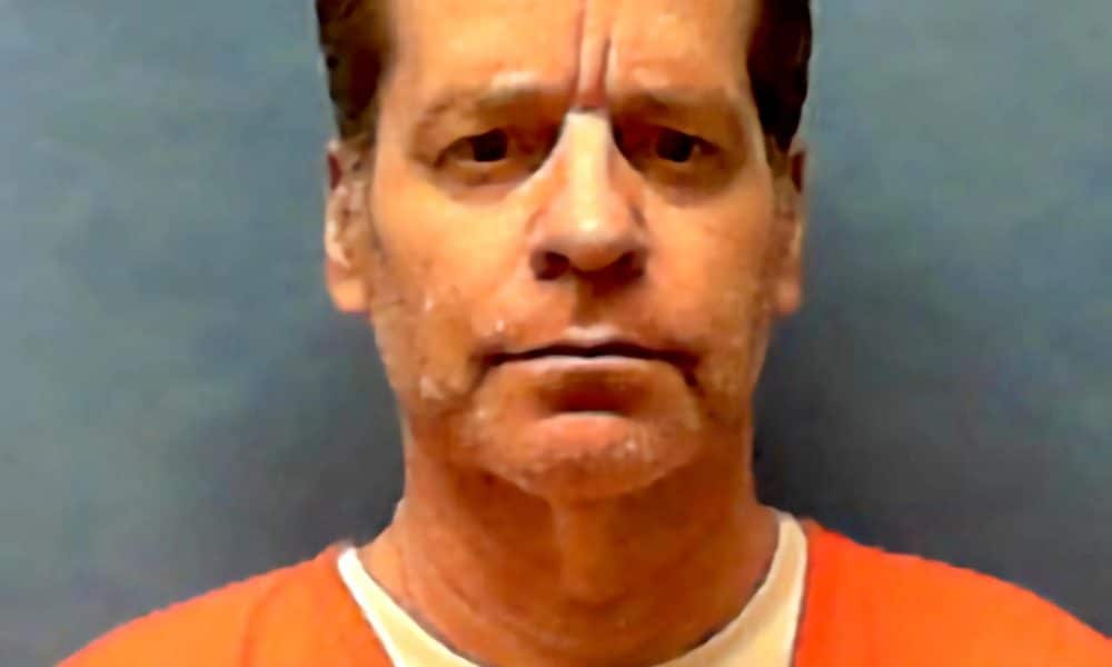 Fotografía de la ficha de la cárcel cedida por el Departamento de Correcciones de Florida donde  aparece el reo Mark Allen Geralds, de 58 años quien fue sometido este martes, a inyección letal en la Prisión Estatal de Florida, cerca de Starke (EE.UU.). EFE/ Departamento de Correcciones Florida