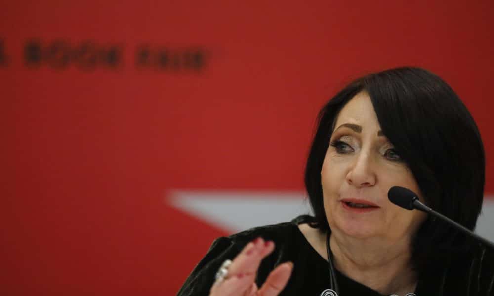 La directora general de la FIL, Marisol Schulz Manau, habla durante rueda de prensa este domingo durante la 39 edición de la Feria Internacional del Libro de Guadalajara (FIL), en Jalisco (México). EFE/Francisco Guasco