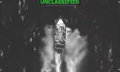 Captura de video tomada de la cuenta en X @Southcom del Comando Sur de los Estados Unidos que muestra una embarcación antes de ser atacada en aguas del océano Pacífico. EFE/ @southcom