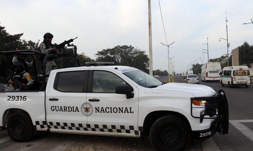 Integrantes de la Guardia Nacional (GN) mexicana vigilan una avenida en Chiapas, México. Imagen de archivo. EFE/ Juan Manuel Blanco