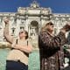 FOTO ARCHIVO. Ver de cerca la Fontana de Trevi, uno de los grandes símbolos de Roma que visitan cada día más de 10.000 personas, y cumplir con la tradición de lanzar una moneda, va a costar 2 euros "para garantizar una experiencia única" a todos los visitantes, una medida que parece contar con el apoyo de muchos turistas. EFE/Daniel Cáceres