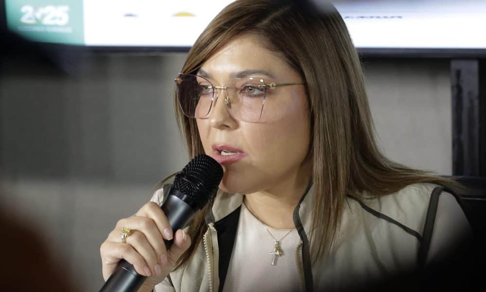 Fotografía de archivo que muestra a la consejera presidenta del Consejo Nacional Electoral (CNE) de Honduras, Ana Paola Hall, hablando en Tegucigalpa (Honduras). EFE/ Carlos Lemos