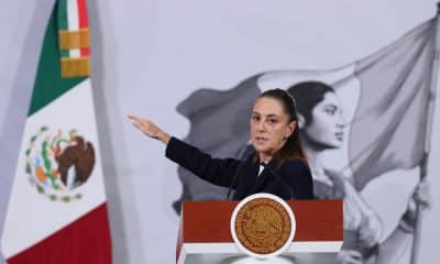 La presidenta de México, Claudia Sheinbaum habla este lunes, durante una rueda de prensa en Palacio Nacional de la Ciudad de México (México). EFE/Mario Guzmán