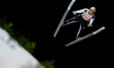 El esloveno Domen Prevc, gran favorito en la LXXIV edición del Cuatro Trampolines, durante la penúltima prueba de la Copa del Mundo previa al prestigioso torneo, que ganó el pasado fin de semana en Engelberg (Suiza). EFE/EPA/URS FLUEELER
EFE/EPA/PHILIPP SCHMIDLI