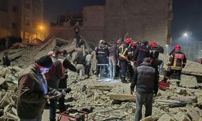 Al menos 19 personas fallecieron y otras 16 resultaron heridas de diferente gravedad tras el derrumbe de dos edificios residenciales contiguos en la ciudad de Fez, en el centro de Marruecos. El siniestro se produjo en la noche del martes al miércoles en el barrio Mostaqbal, en Fez, cuando dos inmuebles de cuatro plantas se derrumbaron, según informaron este miércoles las autoridades locales. EFE/Omar EL Mouzaine/ goud.ma -SOLO USO EDITORIAL/SOLO DISPONIBLE PARA ILUSTRAR LA NOTICIA QUE ACOMPAÑA (CRÉDITO OBLIGATORIO)-