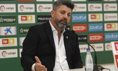 Foto de archivo de EFE/Morell en la que aparece el propietario del Elche C.F., Christian Bragarnik, durante una rueda de prensa en las instalaciones del club.