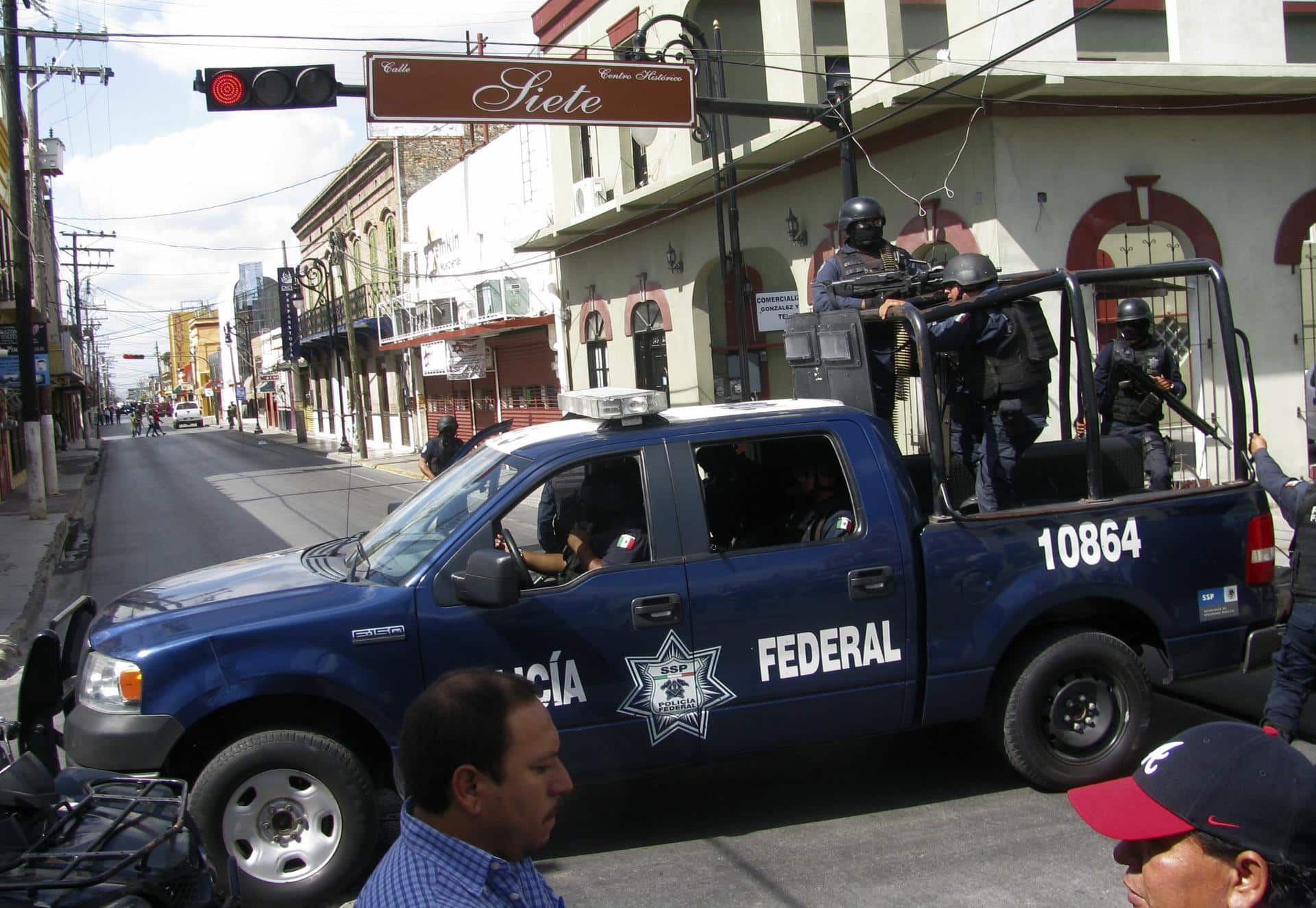 Fotografía de archivo en la que se observa un vehículo de la Policía durante un patrullaje en Matamoros, estado de Tamaulipas (México). Imagen de Archivo. EFE/Julio Almanza