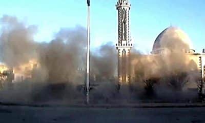 FOTO ARCHIVO. Una foto muestra como el humo envuelve una mezquita del barrio de Bab Amr, en Homs (Siria). .EFE/COMITÉS LOCALES DE COORDINACIÓN (LCC)/HANDOUT MEJOR CALIDAD DISPONIBLE/FOTOGRAFÍA OBTENIDA DE UNA FUENTE ALTERNATIVA POR LO QUE EPA NO GARANTIZA EL DÍA EXACTO NI LA FUENTE DE LA FOTO[BEST QUALITY AVAILABLE. EPA IS USING AN IMAGE FORM AN ALTERNATIVE SOURCE, THEREFORE EPA COULD NOT CONFIRM THE EXACT DATE AND SOURCE OF THE IMAGE]