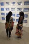 Mujeres visitan una exposición este lunes, durante el 'Miami Art Week´ en Miami (Estados Unidos). Miami se transforma en un centro cultural del mundo con el comienzo de la Semana del Arte de Miami, en la que convergen cerca de 20 ferias artísticas y más de 1.200 galerías. EFE/ Alberto Boal
