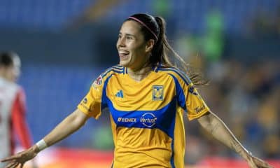 Lizbeth Ovalle de Tigres celebra un gol ante Chivas en foto de archivo de Miguel Sierra. EFE
