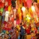 MUMBAI (India), 14/10/2025.- People browse colorful lanterns for sale at a local market ahead of the Diwali festival in Mumbai, India, 14 October 2025. EFE/EPA/DIVYAKANT SOLANKI