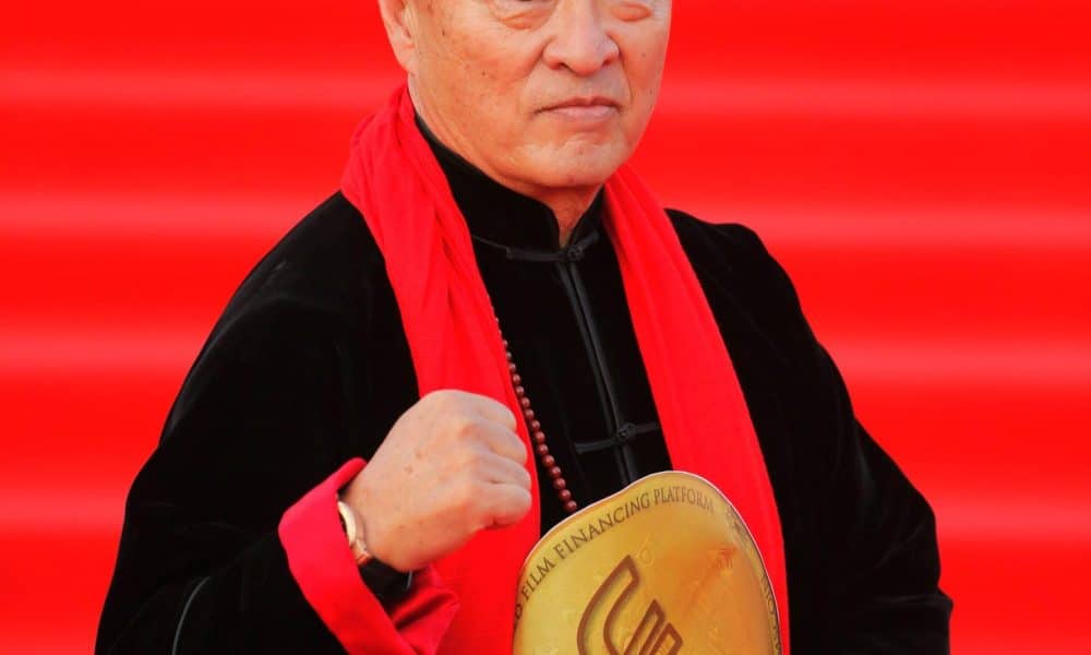 El actor de cine estadounidense Cary-Hiroyuki Tagawa posa el jueves 19 de abril de 2018, a su llegada a la ceremonia de apertura del Festival Internacional de Cine de Moscú, en el teatro Rossiya, en Moscú (Rusia). 
EFE/YURI KOCHETKOV