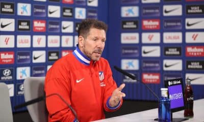 Simeone, durante la rueda de prensa ofrecida este lunes, en la víspera del partido de LaLiga ante el Barcelona. EFE/ Víctor Lerena