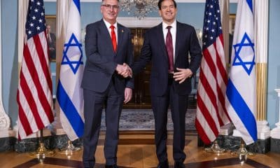 Secretario de Estado de EE.UU., Marco Rubio, posa con el ministro de Exteriores de Israel, Gideon Sa'ar en Washington, DC, el 10 de diciembre de 2025. EFE/JIM LO SCALZO