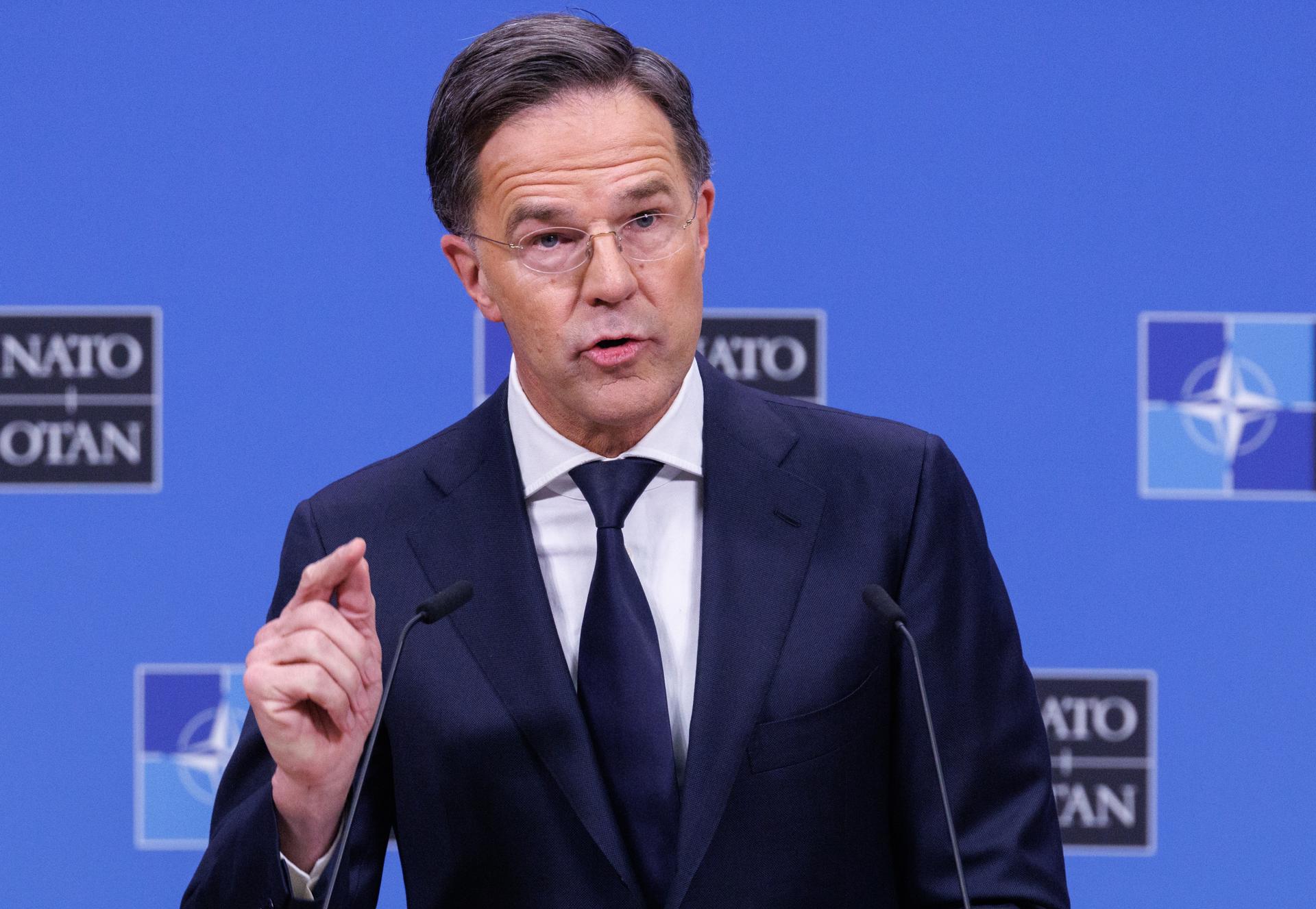 El Secretario General de la OTAN, Mark Rutte, habla durante una conferencia de prensa antes de la reunión de los Ministros de Asuntos Exteriores de la Organización del Tratado del Atlántico Norte (OTAN) en Bruselas, Bélgica, 02 de diciembre de 2025. La reunión de los Ministros de Asuntos Exteriores de la OTAN está programada para el 03 de diciembre. (Bélgica, Bruselas) EFE/EPA/OLIVIER MATTHYS