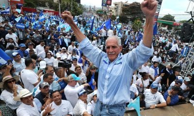 Fotografía de archivo del virtual presidente electo de Honduras, Nasry Asfura, reaccionando durante un evento en Tegucigalpa (Honduras). EFE/ Gustavo Amador