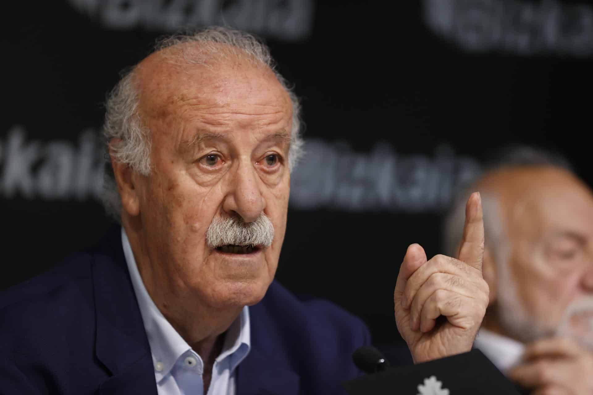 El exseleccionador nacional de fútbol Vicente del Bosque durante una rueda de prensa en 2023. EFE/Archivo//Luis Tejido