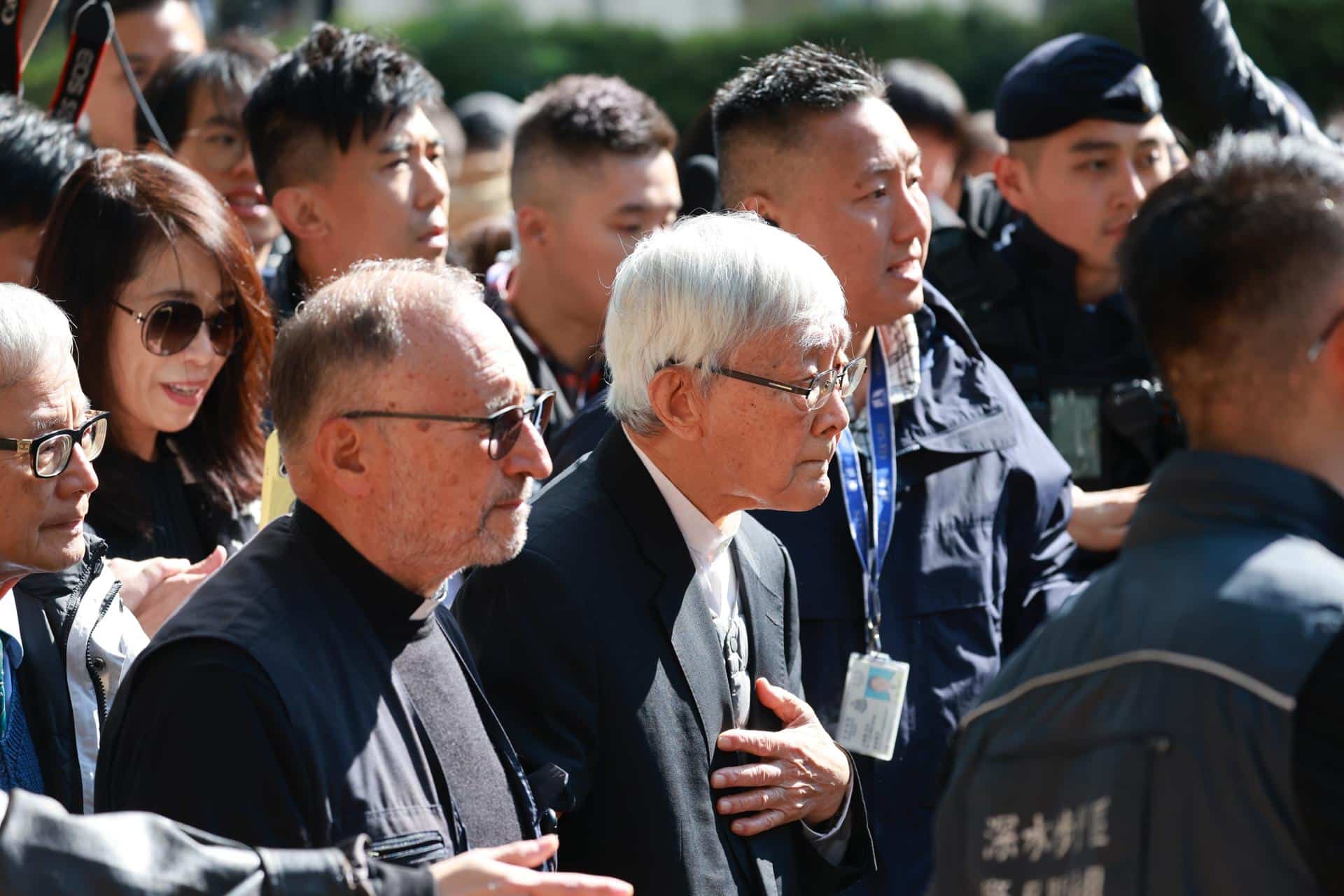 HONG KONG (China), 15/12/2025.- Associates and family of Jimmy Lai leave the West Kowloon Magistrates' Courts Building after Lai is found guilty of all charges in Hong Kong, China, 15 December 2025. Lai is charged with colluding with foreign forces, of which he was found guilty, as well as publishing seditious materials. He has been denied bail since December 2020. The case has drawn international scrutiny amid ongoing concerns over judicial independence and political freedoms in the city. EFE/EPA/MAY JAMES