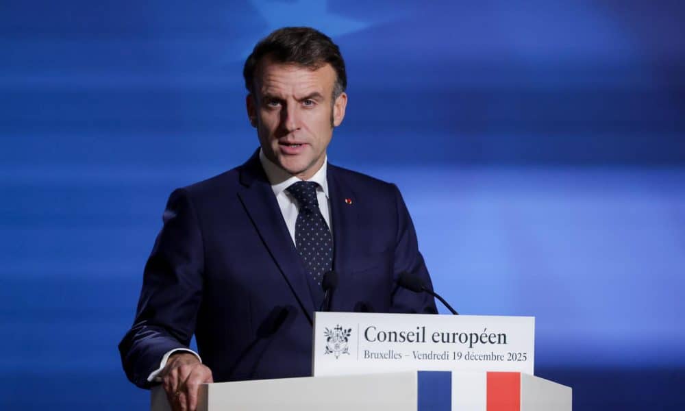 Bruselas (Bélgica), 19/12/2025.- El presidente galo, Emmanuel Macron, en rueda de prensa tras el primer día del Consejo de la UE. EFE/EPA/OLIVIER MATTHYS