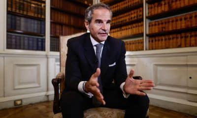 Fotografía del 15 de diciembre de 2025 del candidato a secretario general de la ONU, Rafael Grossi, hablando durante una entrevista con EFE en el Palacio San Martín, en Buenos Aires (Argentina).EFE/ Juan Ignacio Roncoroni