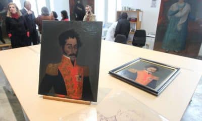 Detalle de un retrato Simón Bolívar, del pintor José Gil de Castro en el Museo de Arte Metropolitano de Lima (MALI). EFE/Archivo/Paolo Aguilar