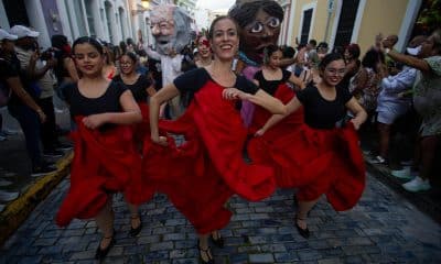 Bailarinas participan en la inauguración de las Fiestas de la Calle San Sebastián este jueves, en San Juan (Puerto Rico). Imagen de archivo. EFE/ Thais Llorca