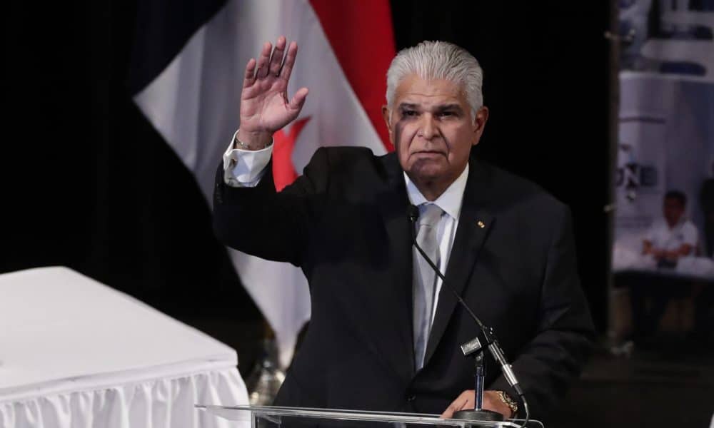 Fotografía de archivo del presidente de Panamá, José Raúl Mulino, durante una alocución, en Ciudad de Panamá (Panamá). EFE/Bienvenido Velasco