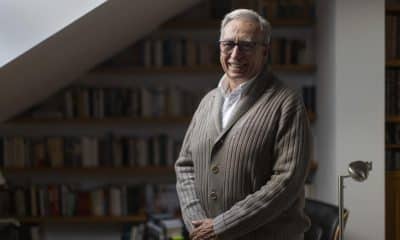 El miembro del Grupo Intergubernamental de Expertos sobre el Cambio Climático (IPCC) de la ONU, José María Baldasano, posa durante una entrevista con EFE en la que estimó que "el clima es un tema de Estado y debería estar por encima de las voluntades de los partidos políticos". EFE/Marta Pérez